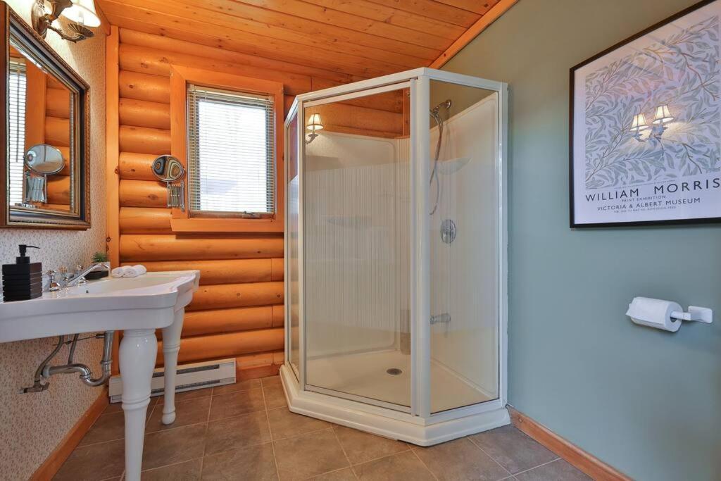 Le Courchevel Luxe Chalet - Private Pool - Jacuzzi - Ski Saint-Adolphe-d'Howard Extérieur photo